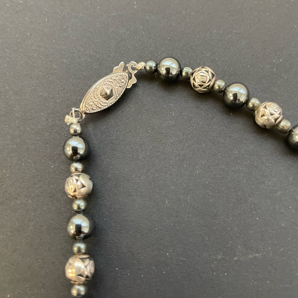 Necklace with matching earrings- gray & silver color - Picture 5 of 6